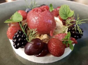 Zomerfruit en dessert bij Herberg Stevensweert
